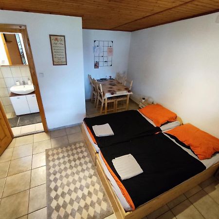Suello Feszek Apartman Apartment Tiszafured Luaran gambar