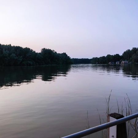 Suello Feszek Apartman Apartment Tiszafured Luaran gambar