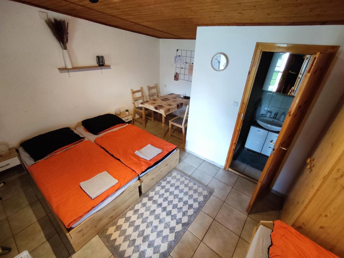 Suello Feszek Apartman Apartment Tiszafured Luaran gambar
