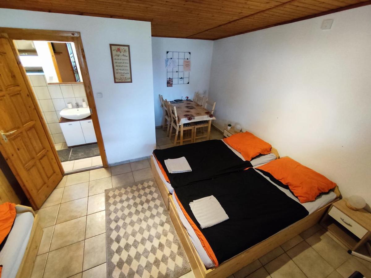 Suello Feszek Apartman Apartment Tiszafured Luaran gambar