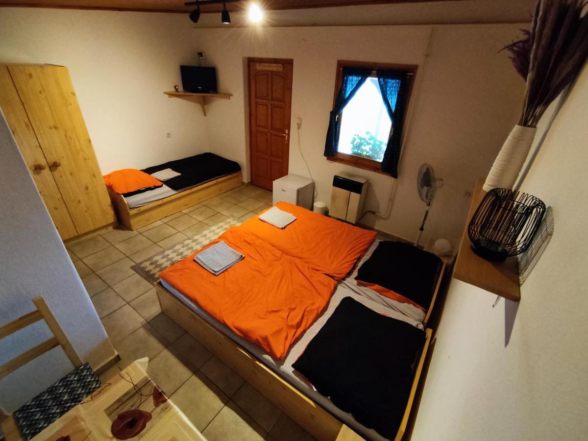 Suello Feszek Apartman Apartment Tiszafured Luaran gambar